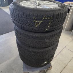  - banden VW TIQUAN 215-65-R17 99H (1)