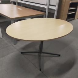  - klein ovaal houten blad licht beuken kleur en antraciet stalen poot (14)