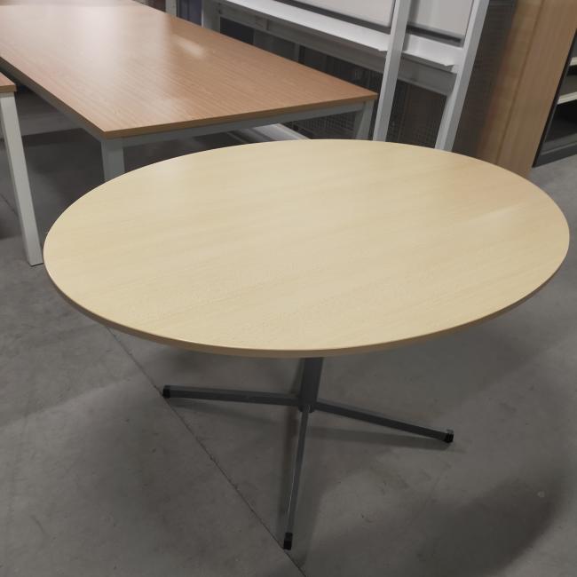  - klein ovaal houten blad licht beuken kleur en antraciet stalen poot (17)