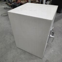  - kleine degelijke kluis afm 75x54x55 cm hxbxd   (4)