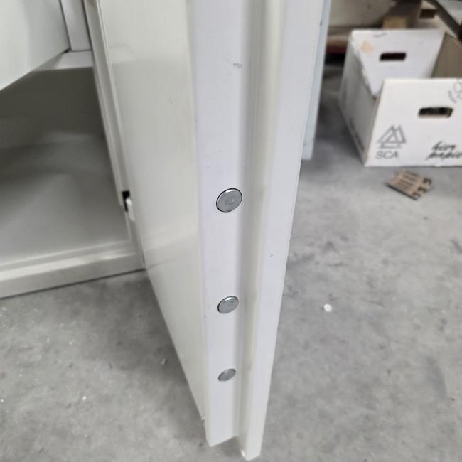  - kleine degelijke kluis afm 75x54x55 cm hxbxd   (11)