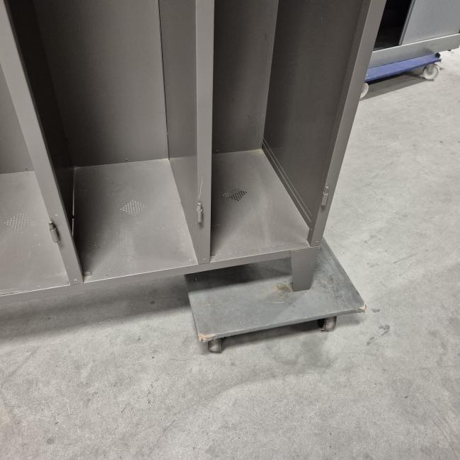  - stalen garderobekast afm 180x123x50 cm  (5)