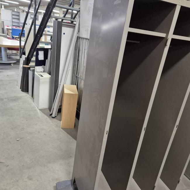  - stalen garderobekast afm 180x123x50 cm  (6)