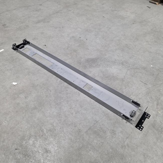  - kabelgoot + bevestiging afm 110x13x5 cm  (1)