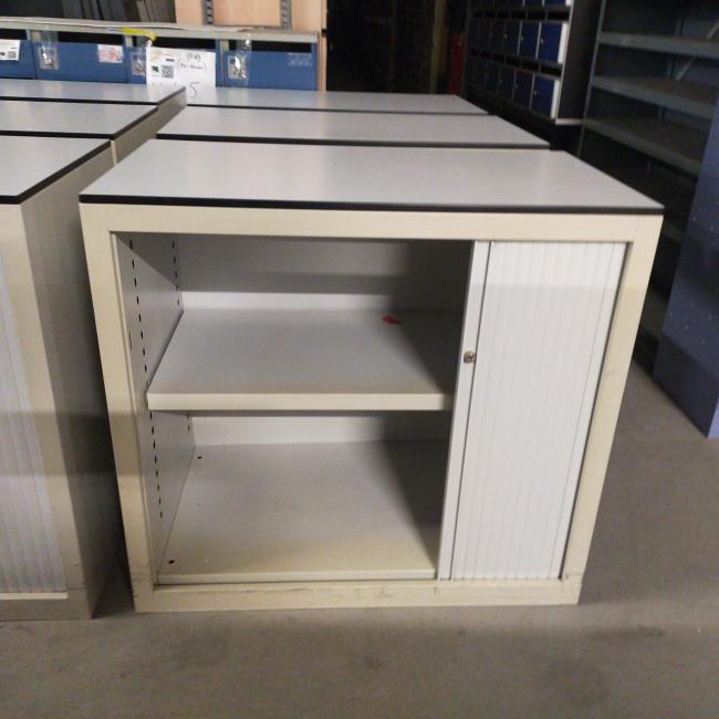  - 6x 95,- pst Lensvelt creme metaal met lichtgrijze roldeur en trespa blad 75x80x45 cm excl sleutels (5)