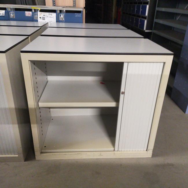  - 6x 95,- pst Lensvelt creme metaal met lichtgrijze roldeur en trespa blad 75x80x45 cm excl sleutels (6)