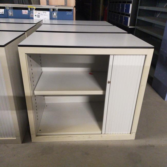  - 6x 95,- pst Lensvelt creme metaal met lichtgrijze roldeur en trespa blad 75x80x45 cm excl sleutels (7)