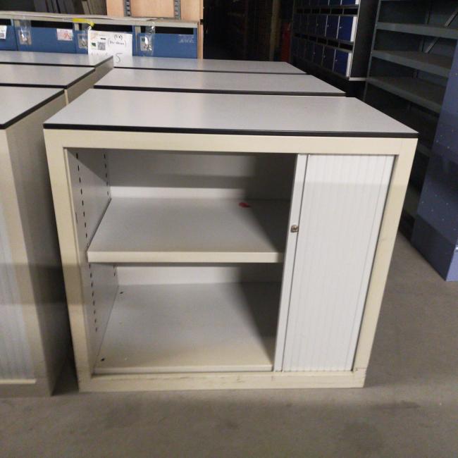  - 6x 95,- pst Lensvelt creme metaal met lichtgrijze roldeur en trespa blad 75x80x45 cm excl sleutels (11)