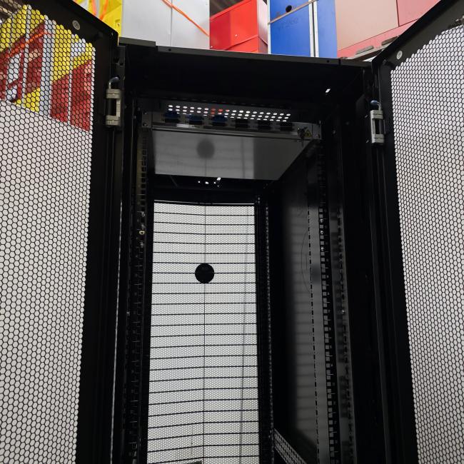  - dell patchkast afm 225x110x60 cm  (14)