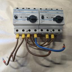  - 2X HAGER AARDLEKSCHAKELAAR 3 FASE 30mA  40 AMP  (1)