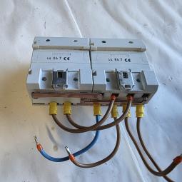  - 2X HAGER AARDLEKSCHAKELAAR 3 FASE 30mA  40 AMP  (2)