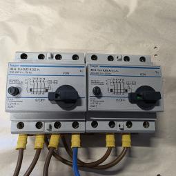  - 2X HAGER AARDLEKSCHAKELAAR 3 FASE 30mA  40 AMP  (3)