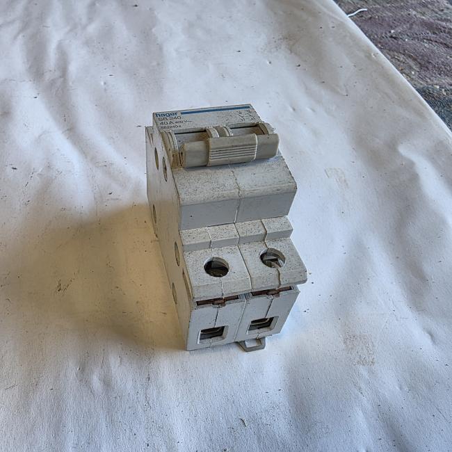  - HAGER HOOFDSCHAKELAAR  (3)