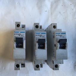  - 3X HAGER B16 (3)