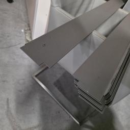  - 9x gelakt metalen hoeklijn 100x8,5 cm 2 mm dik  (1)