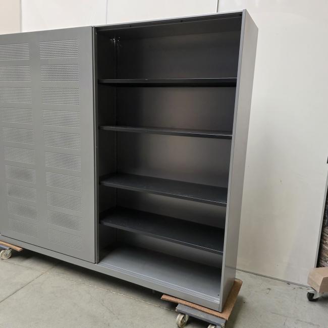  - grote  AHREND akoestische metalen kast 240x195x45 cm hxbxd  (6)