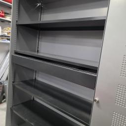  - grote  AHREND akoestische metalen kast 240x195x45 cm hxbxd  (1)