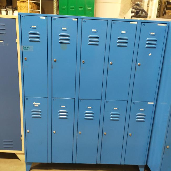  - 2x 10-deurs blauw retro vintage industriele metalen lockerkasten (6)