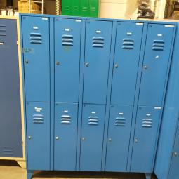  - 2x 10-deurs blauw retro vintage industriele metalen lockerkasten (6)