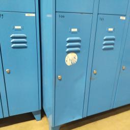  - 2x 10-deurs blauw retro vintage industriele metalen lockerkasten (8)