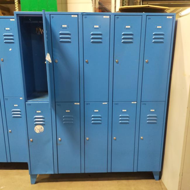  - 2x 10-deurs blauw retro vintage industriele metalen lockerkasten (17)