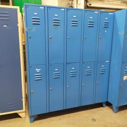  - 2x 10-deurs blauw retro vintage industriele metalen lockerkasten (4)