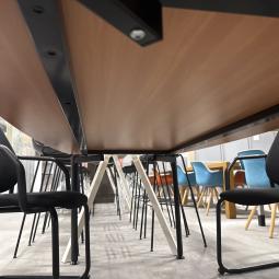  - 1x tafel en 4x stoelen kan als set of los verkocht worden (2)