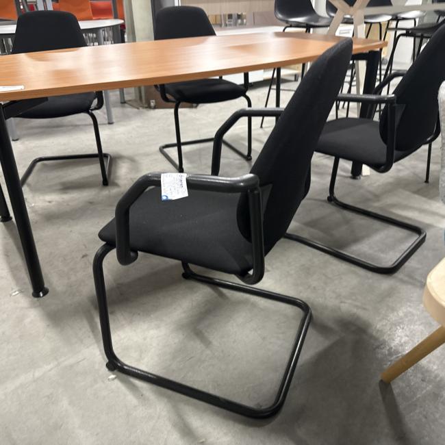  - 1x tafel en 4x stoelen kan als set of los verkocht worden (15)