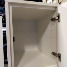  - 3x 115,- pst ex. witte houten 4-deurs lockers met nieuwe sloten eurolocks in zeer nette staat (25)