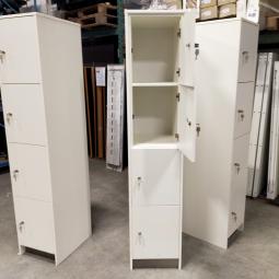  - 3x 115,- pst ex. witte houten 4-deurs lockers met nieuwe sloten eurolocks in zeer nette staat (18)