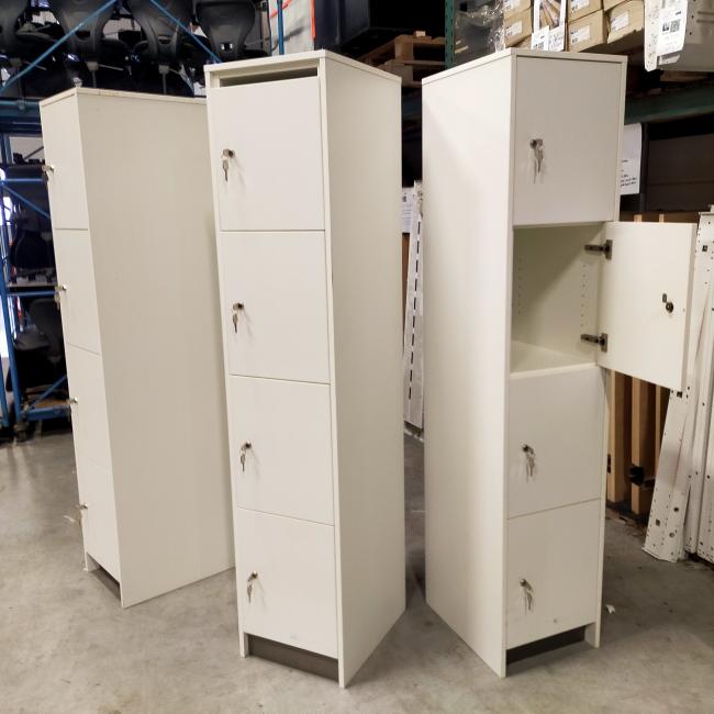  - 3x 115,- pst ex. witte houten 4-deurs lockers met nieuwe sloten eurolocks in zeer nette staat (22)