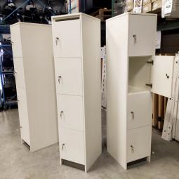  - 3x 115,- pst ex. witte houten 4-deurs lockers met nieuwe sloten eurolocks in zeer nette staat (22)