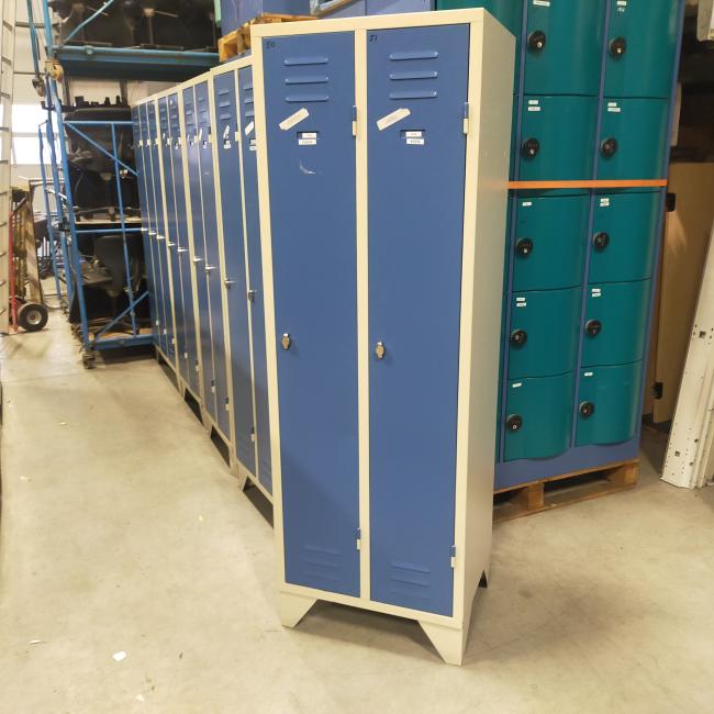  - 4x 125,- pst ex. 2-deurs grijs blauw retro vintage industriele stalen lockerkasten 180x60x50 cm (26)