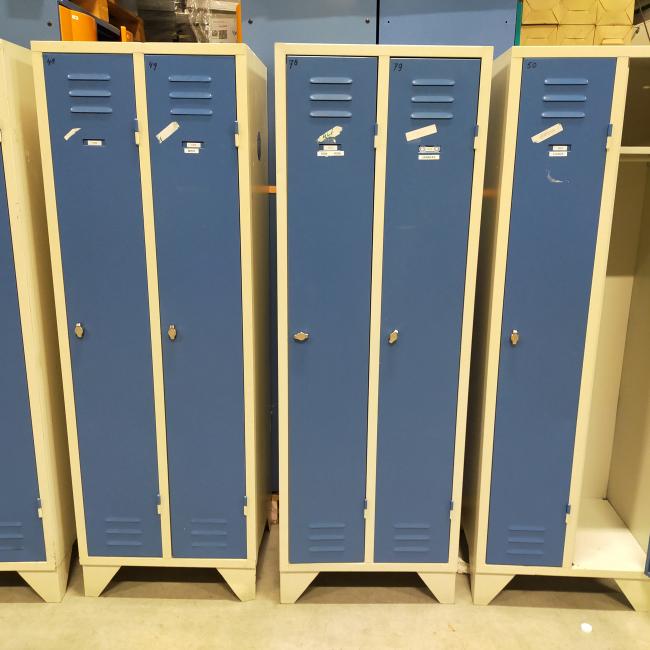  - 4x 125,- pst ex. 2-deurs grijs blauw retro vintage industriele stalen lockerkasten 180x60x50 cm (10)