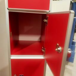  - 4x Aeastic 5-deurs rode lockers hout aluminium met nieuwe sloten eurolocks in zeer nette staat (11)