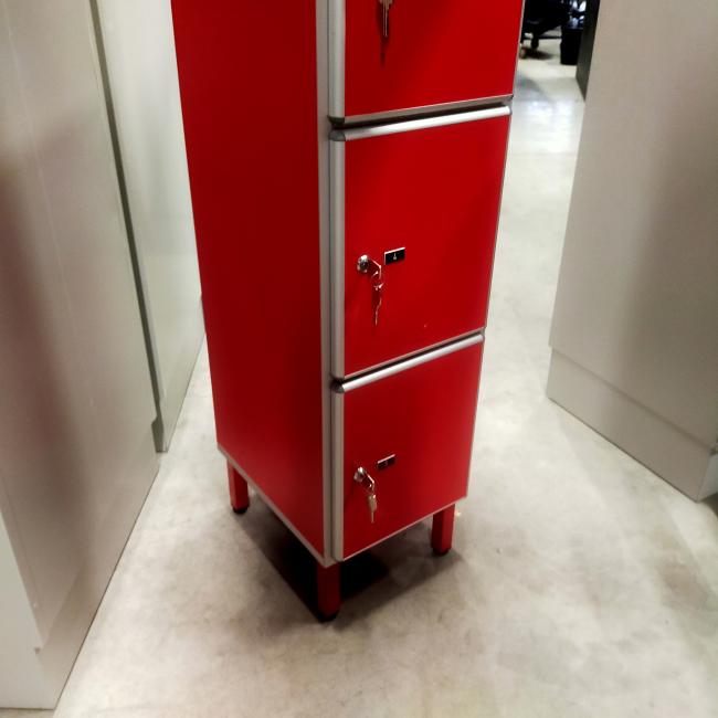  - 4x Aeastic 5-deurs rode lockers hout aluminium met nieuwe sloten eurolocks in zeer nette staat (19)