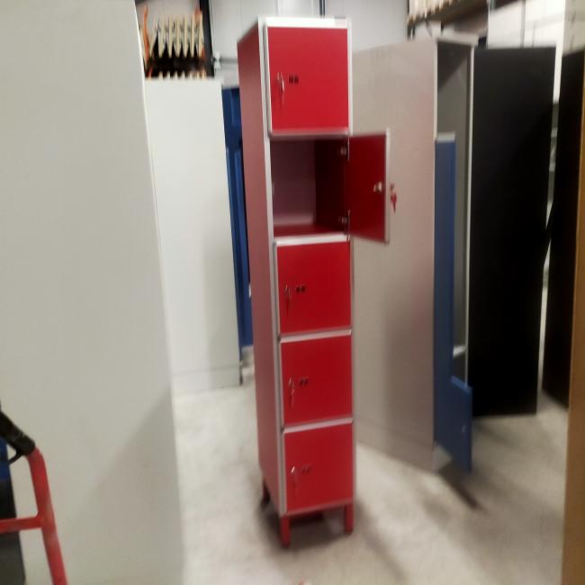  - 4x Aeastic 5-deurs rode lockers hout aluminium met nieuwe sloten eurolocks in zeer nette staat (24)