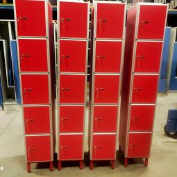  - 4x Aeastic 5-deurs rode lockers hout aluminium met nieuwe sloten eurolocks in zeer nette staat (6)