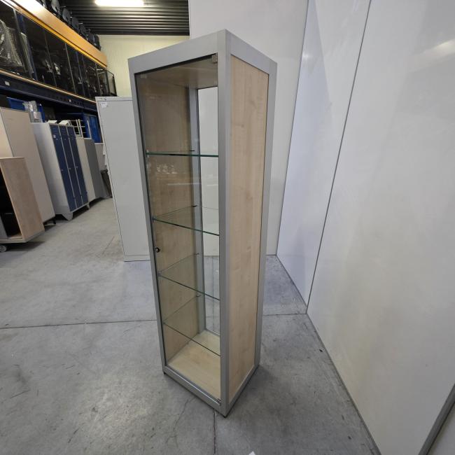  - vitrine afm 52x42x182 bxdxh  binnenmaat 47x41 bxd , hoogte tussen schappen 33 cm  (1)