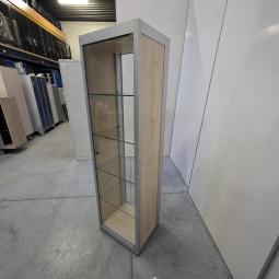  - vitrine afm 52x42x182 bxdxh  binnenmaat 47x41 bxd , hoogte tussen schappen 33 cm  (1)