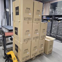  - 17 stuks kartonnen dozen afm 73,5x65,5x38 cm  (1)