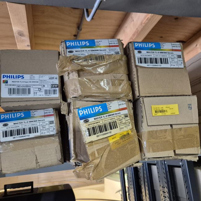  - 6 DOZEN TL BUIZEN 58 WATT KLEUR 840