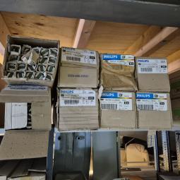  - 8X DOOS TL BUIZEN 58 WATT KLEUR 830 (2)