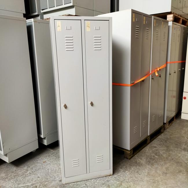  - partij 37x induistriele metalen lockerkasten 2-deursgrijs (7)