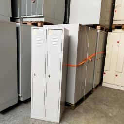  - partij 37x induistriele metalen lockerkasten 2-deursgrijs (10)