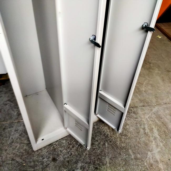  - partij 37x induistriele metalen lockerkasten 2-deursgrijs (18)