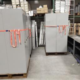  - partij 37x induistriele metalen lockerkasten 2-deursgrijs (114)