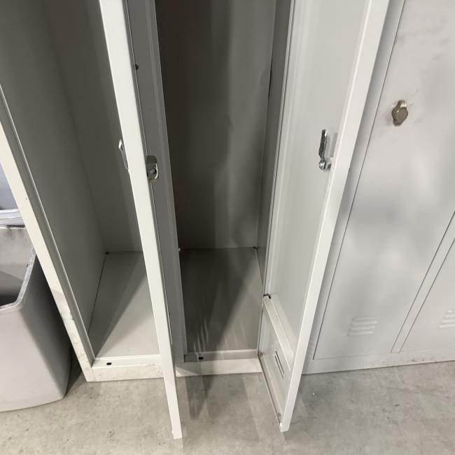  - partij 37x induistriele metalen lockerkasten 2-deursgrijs (125)