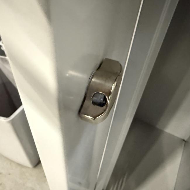 - partij 37x induistriele metalen lockerkasten 2-deursgrijs (130)