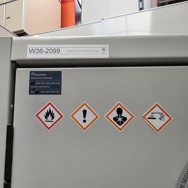  - chemiekast 200x120x62 cm  (2)